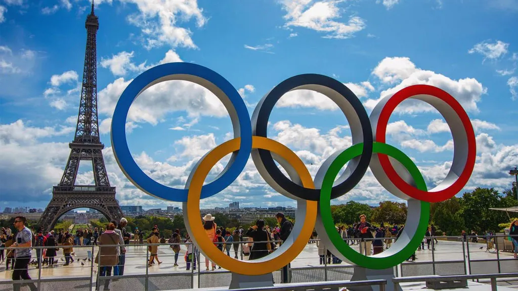 Múdate a París y disfruta de los Juegos Olímpicos 2024 6 torre eiffel parís juegos olímpicos 2024